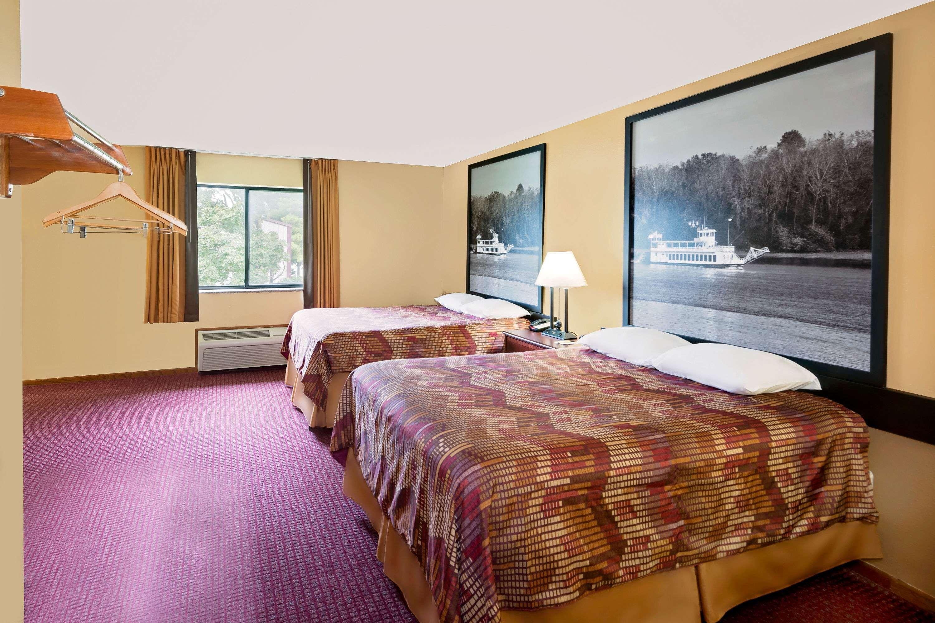 Super 8 By Wyndham Iowa Falls Exterior foto